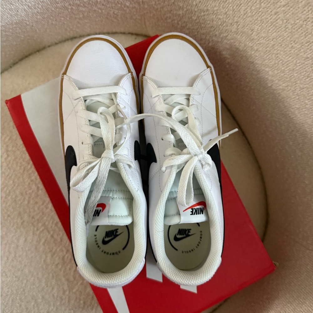 Nike White Black Gold Low-Top Athletic Sneakers - Picture 7 of 7